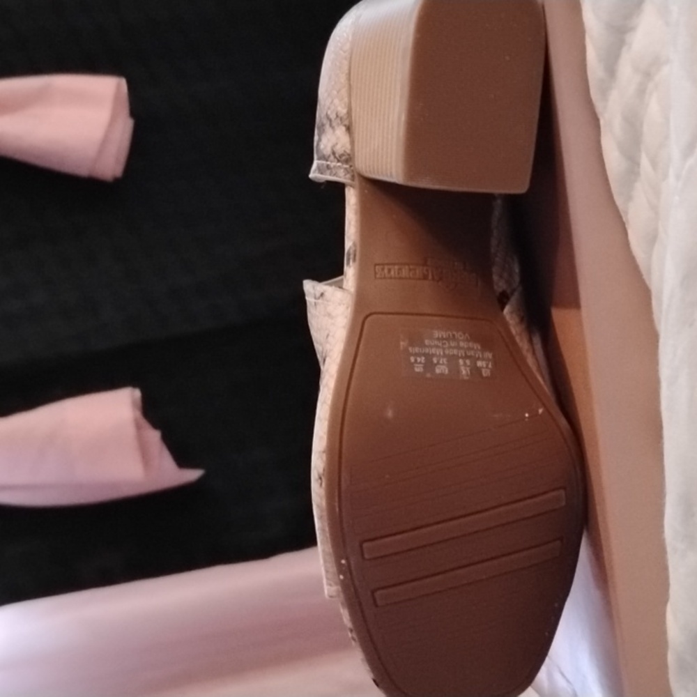 Booties - Picture 3 of 4
